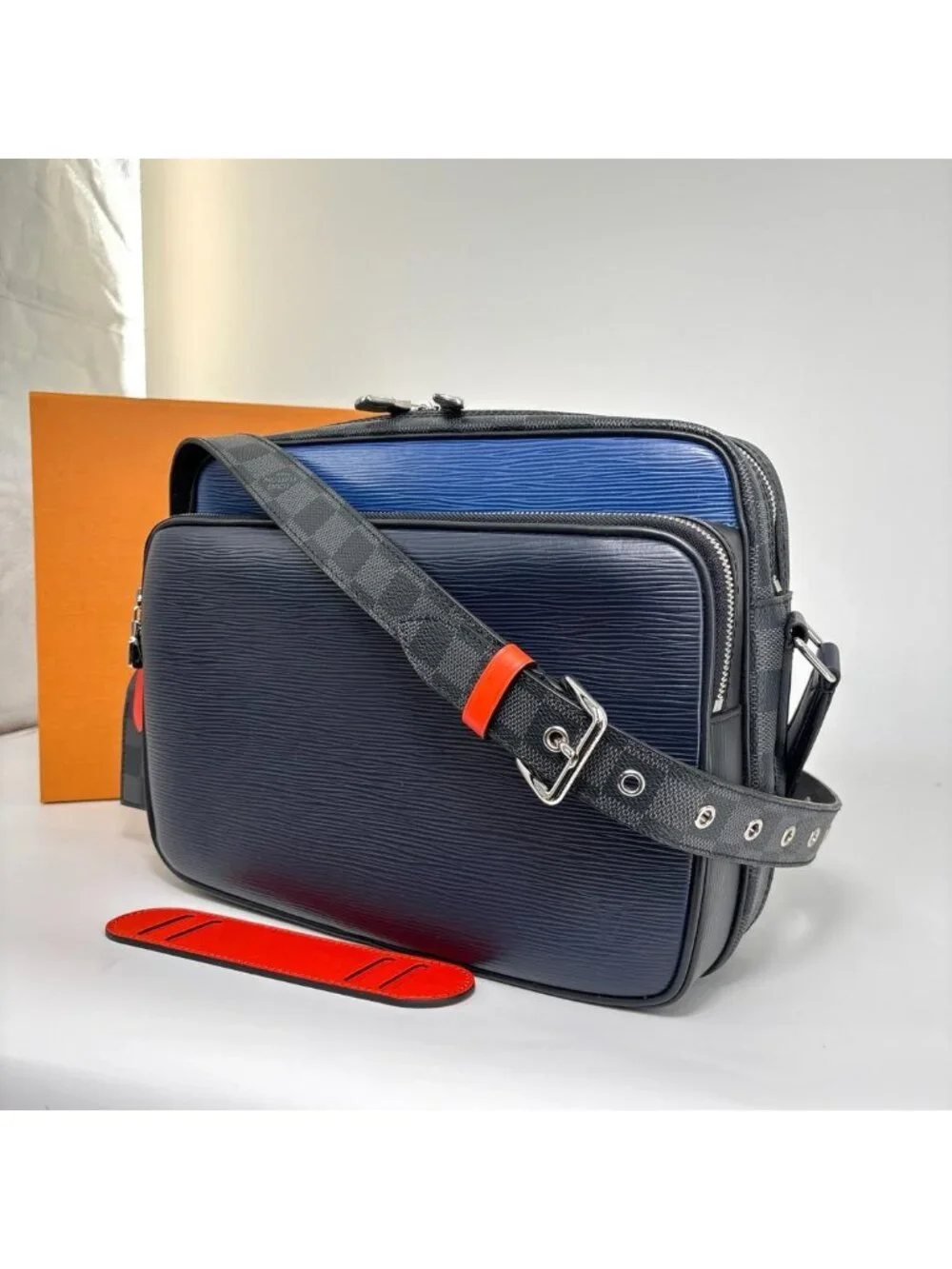 Louis Vuitton Epi Damier Graphite Messenger Bag Black